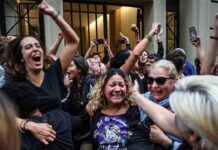 La Audiencia de Barcelona, en contra del criterio de la fiscalía, ordena investigar a Ada Colau La Audiencia de Barcelona, en contra del criterio de la fiscalía, ordena investigar a Ada Colau