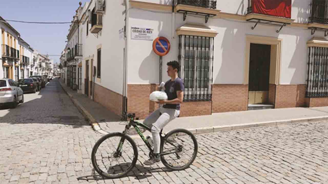 La ciudad Fuentes de Andalucía pasa a llamarse 'Ucrania' durante una semana