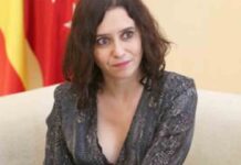 Ayuso vuelve al ataque: «En Catalunya cuesta encontrar trabajo si tienes un apellido castellano» La Novia de Chucky 3. Ayuso on the road