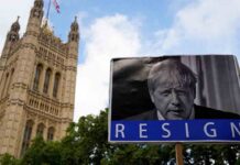 Boris Johnson supera la moción de censura, pero sale aún más debilitado Boris Johnson supera la moción de censura pero sale aún más debilitado