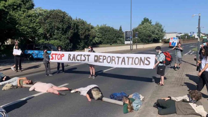 Stop Deportations se enfrenta a la aerolínea española vinculada a los vuelos de Ruanda
