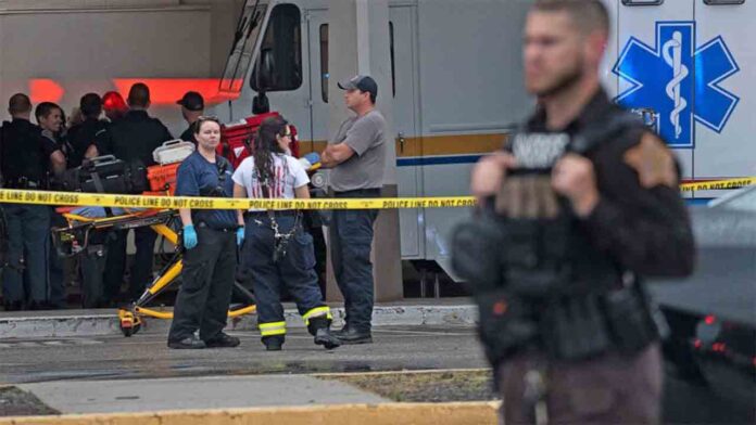 Al menos 3 muertos tras tiroteo en un centro comercial de Indianápolis