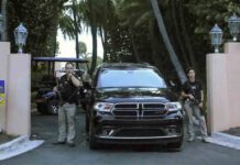 El FBI registra la residencia de Trump en Mar-a-Lago en Florida El FBI registra la residencia de Trump en Mar-a-Lago en Florida