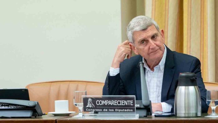 Pérez Tornero renuncia como presidente y consejero de RTVE