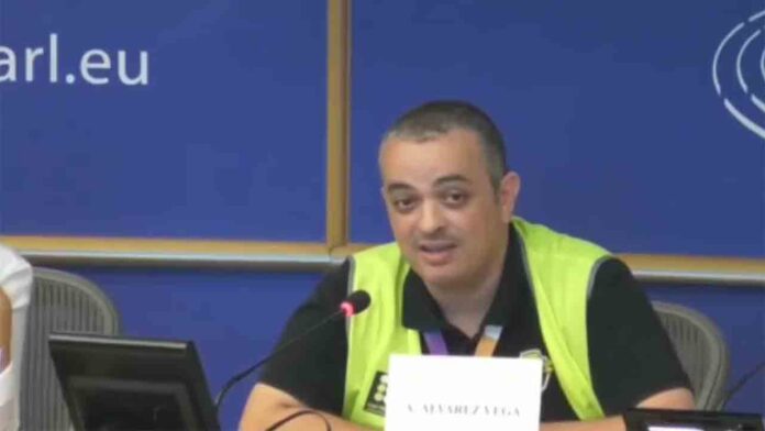 Tito Álvarez pide en el Parlamento Europeo la unión de todos los taxistas de Europa