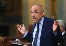 Simancas pide a los medios que digan por que partido apuestan y quien los financia Simancas pide a los medios que digan por que partido apuestan y quien los financia