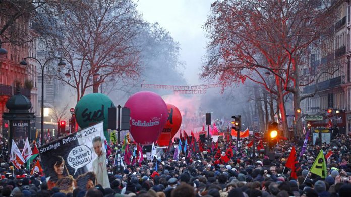 Cientos de miles de personas se manifiestan en Francia contra las reforma de las pensiones