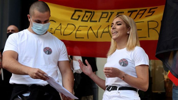 Alemania prohibe la entrada indefinidamente a la falangista Isabel Peralta