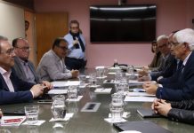 Médicos de Cataluña mantiene la huelga a la espera de la reunión con Salut Médicos de Cataluña mantiene la huelga a la espera de la reunión con Salut