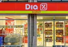 Denuncian a ocho supermercados por no bajar los precios después de quitar el IVA Denuncian a ocho supermercados por no bajar los precios después de quitar el IVA
