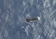 30 desaparecidos en el naufragio de una patera frente a las costas italianas 30 desaparecidos en el naufragio de una patera frente a las costas italianas