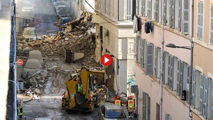 Buscan a varias personas bajo los escombros del edificio derrumbado en Marsella
