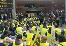 Golpe a los VTC en toda España. Decreto Ley que modificada la LOTT Manifestación y paro de taxis en el aeropuerto de Barcelona