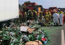Fallece un camionero en un accidente entre tres camiones en la AP-7 en Santa Oliva Fallece un camionero en un accidente entre tres camiones en la AP-7 en Santa Oliva