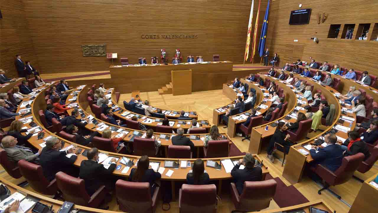 La garrafal nota de prensa del acuerdo entre el PP y la ultraderecha en la Comunidad Valenciana
