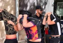 Prisión para cinco de los seis turistas acusados de la violación en Palma a una joven Prisión para cinco de los seis turistas acusados de la violación en Palma a una joven