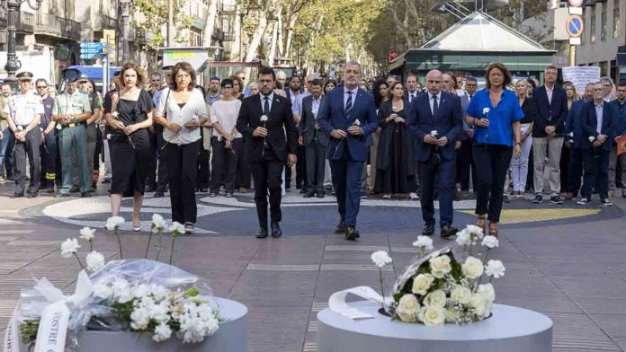 Barcelona recuerda a las víctimas del atentado del 17 de agosto en su 6º aniversario