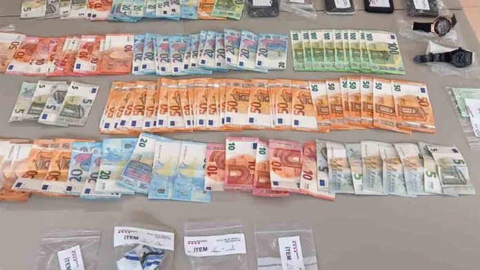 Desarticulan un punto de venta de droga a pequeños traficantes en Lloret de Mar