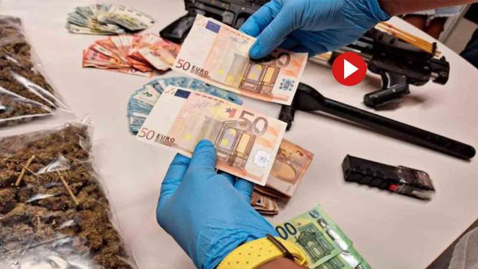 Drogas, billetes falsos y armas en Tarragona dos personas detenidas