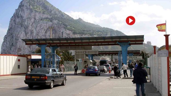 Gibraltar, molesto por el nuevo control de pasaportes en la Verja