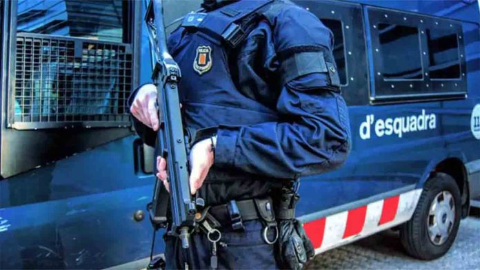 Detenido un hombre armado y atrincherado en una casa de Subirats, Barcelona