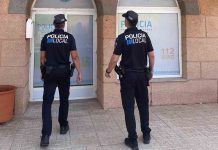 Una mujer sorprende a un ladrón desnudo en el salón de su casa en La Manga Una mujer sorprende a un ladrón desnudo en el salón de su casa en La Manga