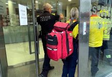Roba 18.000 euros en un banco de Blanes y deja encerrados a los rehenes Roba 18.000 euros en un banco de Blanes y deja encerrados a los rehenes
