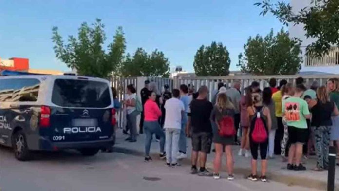Un chico de 14 años apuñala a tres profesores y dos alumnos en un instituto de Jerez