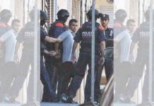 Detienen a un hombre en Terrassa por disparar a otro y atrincherarse en un piso Detienen a un hombre en Terrassa por disparar a otro y atrincherarse en un piso