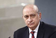 Fernández Díaz y la cúpula de interior irán a juicio por la ‘Operación Kitchen’ Fernández Díaz y la cúpula de interior irán a juicio por la 'Operación Kitchen'