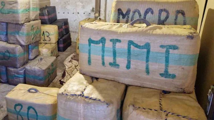 Incautados 2.200 kilos de hachís en una ‘guardería’ de droga en Sevilla