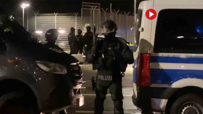 Cierran el aeropuerto de Hamburgo por la irrupción en la pista de un hombre armado
