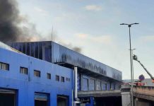 Incendio en una empresa de gestión de residuos en la Zona Franca de Barcelona Incendio en una empresa de gestión de residuos en la Zona Franca de Barcelona