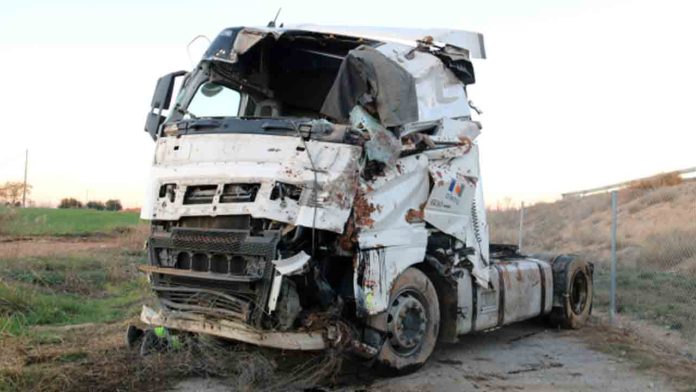 Fallece un camionero en Almacelles, Lleida, tras salirse de la autovía A-22