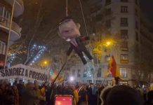 El PSOE denunciará a los ultras que fueron en Nochevieja a la calle Ferraz El PSOE denunciará a los ultras que fueron en Nochevieja a la calle Ferraz
