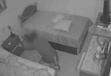 Roba 20.000 euros en la casa de un anciano con discapacidad en Sevilla Roba 20.000 euros en la casa de un anciano con discapacidad en Sevilla