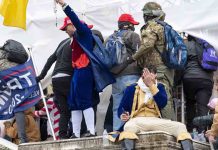 Una jueza de Illinois retira la papeleta a las primarias de Trump Una jueza de Illinois retira la papeleta a las primarias de Trump