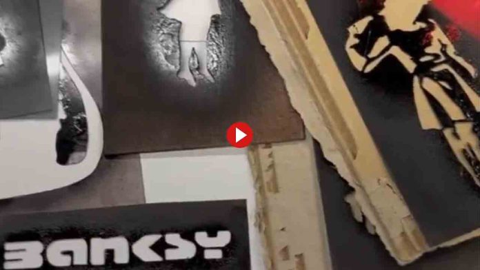 Intervienen varias obras falsas de Banksy creada en un taller de Zaragoza