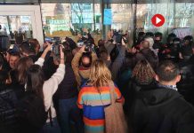 Los Mossos cargan contra los funcionarios de prisiones en una protesta en Barcelona Los Mossos cargan contra los funcionarios de prisiones en una protesta en Barcelona