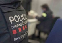 Se disfrazaban de enfermeros y policías para asaltar viviendas con armas de fuego Detienen a una mujer que obligaba a otra a prostituirse en Salt, Girona