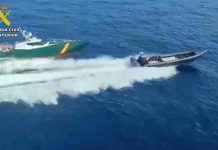 Detenido el conductor de la narcolancha que mató a dos guardias civiles en Cádiz Detenido el conductor de la narcolancha que mató a dos guardias civiles en Cádiz