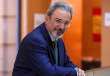 Un diputado de Vox condenado por maltrato, finalista de un concurso de igualdad en València Un diputado de Vox condenado por maltrato, finalista de un concurso de igualdad en València