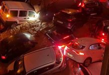 La UME actúa de urgencia en València por alerta roja frente a la DANA La UME actúa de urgencia en València por alerta roja