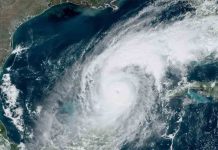 El huracán Milton entra en Florida precedido de decenas de tornados El huracán Milton entra en Florida precedido de decenas de tornados