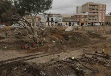 Encuentran un cadáver en Paiporta cerca de un vertedero de restos de la Dana Encuentran un cadáver en Paiporta cerca de un vertedero de restos de la Dana