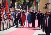 Maduro jura el cargo de presidente de Venezuela pese a las críticas Maduro jura el cargo de presidente de Venezuela pese a las críticas