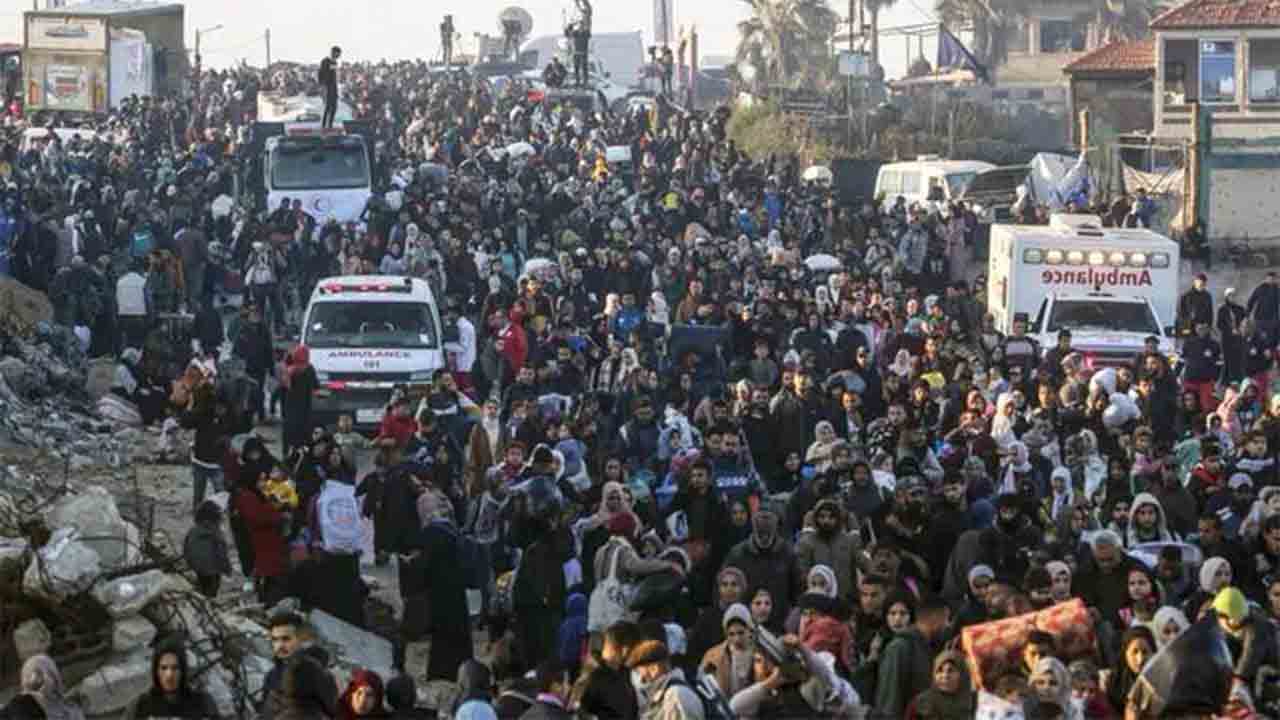 Miles de palestinos vuelven al norte de Gaza Miles de palestinos vuelven al norte de Gaza