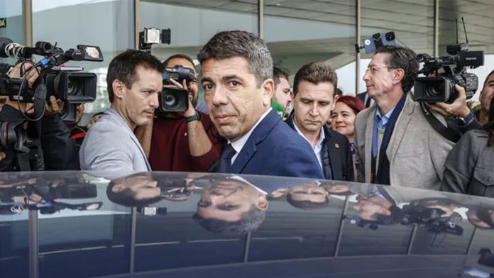 Las Corts valencianes votarán hoy si Mazón debe dimitir por la Dana Las Corts valencianes votarán hoy si Mazón debe dimitir por la Dana