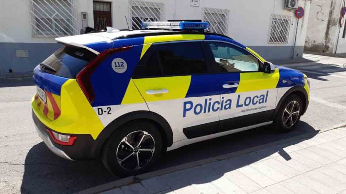 Detienen a un Policía Local de Cubelles por romper varias veces el coche de la alcaldesa