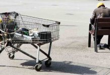 PP y ultraderecha en Elche, a la caza del inmigrante que recoge chatarra PP y ultraderecha en Elche, a la caza del inmigrante que recoge chatarra